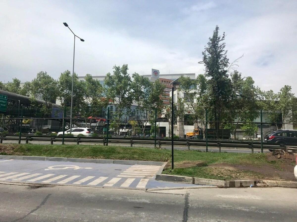 Mirando A Parque Arauco Apartment Сантяго Екстериор снимка